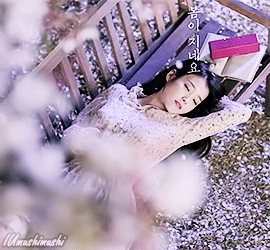 최근 아이유 소니 광고.gif | 인스티즈