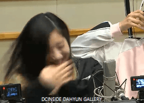 트와이스 다현의 재밌는 습관들 .gif | 인스티즈