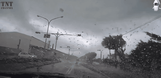 토네이도의 위엄ㄷㄷㄷ.gif | 인스티즈