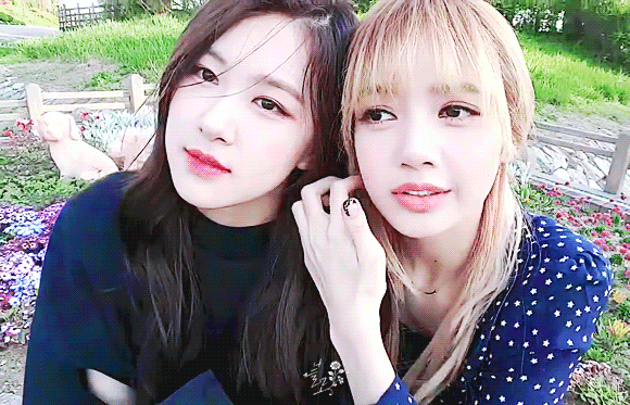 아련아련 열매 섭취한듯한 로제와 리사 170428 브이앱 | 인스티즈