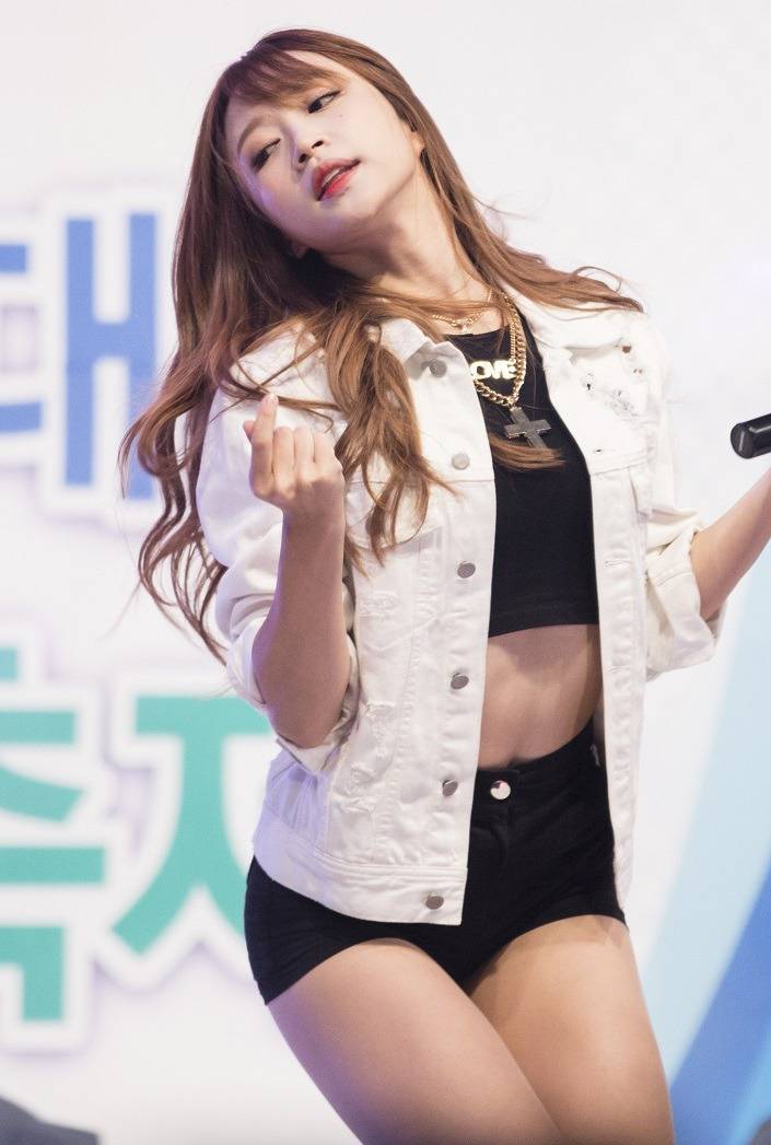 은근 꿀벅지인 아이돌 | 인스티즈