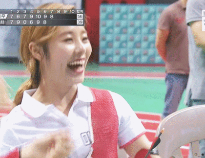 문별 따라하는게 재밌는 휘인ㅋ.gif | 인스티즈