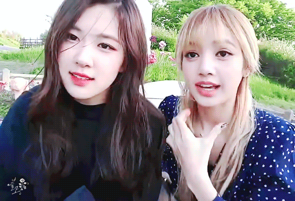 아련아련 열매 섭취한듯한 로제와 리사 170428 브이앱 | 인스티즈