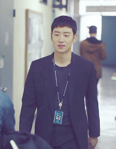 [시그널] 항상 미묘하게 그려서 더 설레는 김은희작가의 특유의 러브라인 유형 (김혜수&조진웅 / 김혜수&이제훈) | 인스티즈