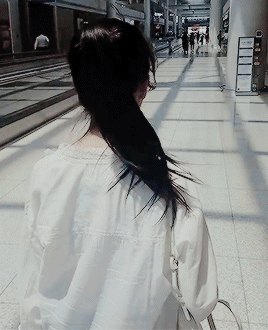아이유 뒷모습.gif | 인스티즈
