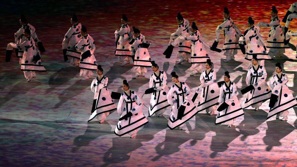 미국 코스모폴리탄에서 퍼온 개막식 고화질 사진들(+연느) | 인스티즈