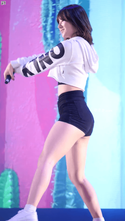 아이돌 꿀벅지 최강자 | 인스티즈