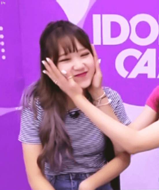볼따구 털리는 아이오아이 최유정.gif | 인스티즈