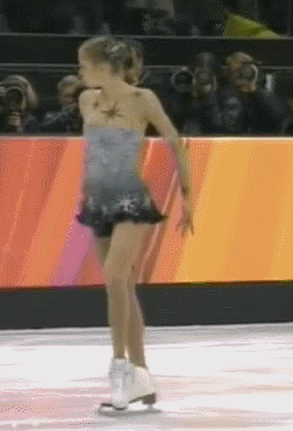 해괴망측하다는 평이 많은 카롤리나 특유의 안무.gif | 인스티즈