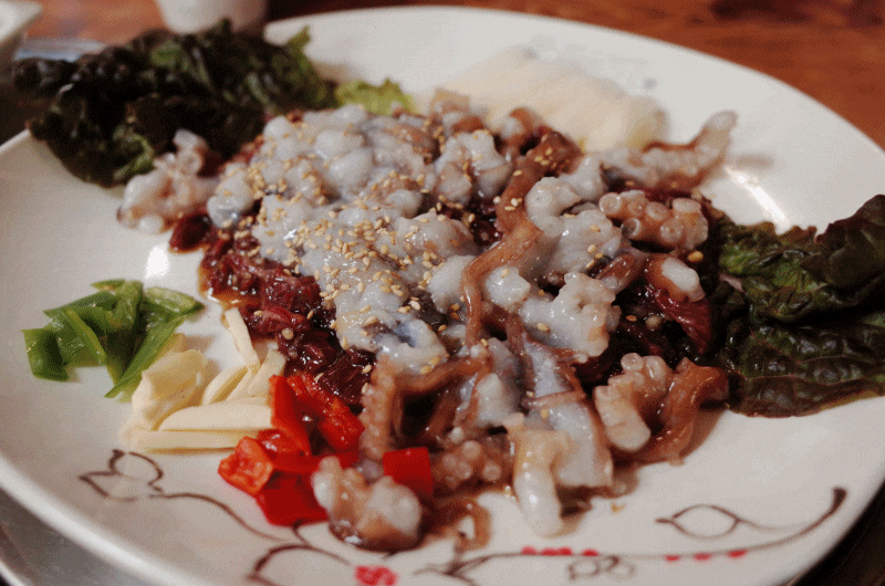 생고기는 역시 육회 움짤 gif | 인스티즈