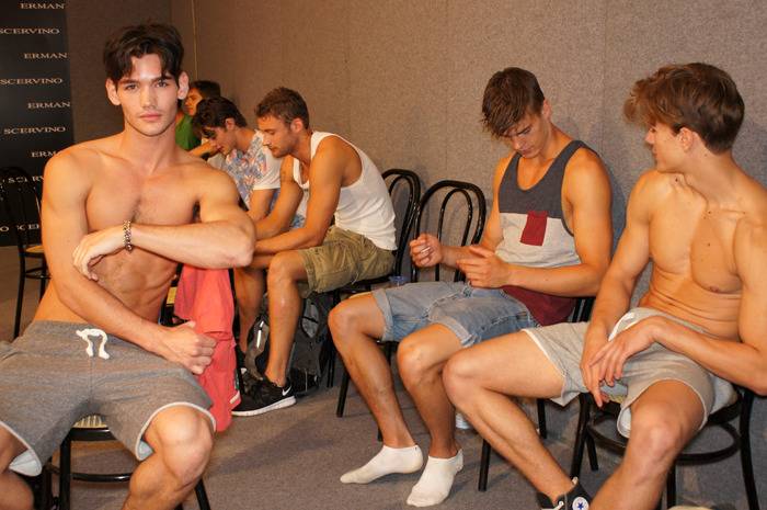 외국 남자모델들 백스테이지.jpgif | 인스티즈