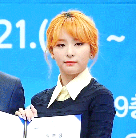 소싯적 서든 좀 해봤다는 여자 아이돌.gif | 인스티즈