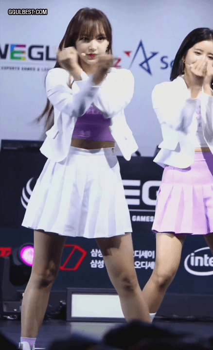 성소 레전드 의상 ㄷㄷ.gif | 인스티즈