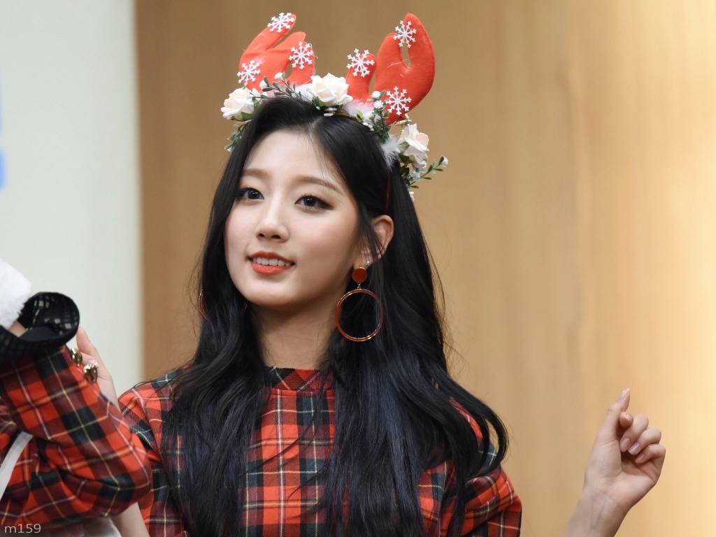 [러블리즈] 친구들이 삼겹살 먹으러 가자고 연락이 와서 예인이 | 인스티즈