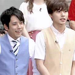 얼마나 얼굴이 작은지 감도 안잡히는 연예인 | 인스티즈