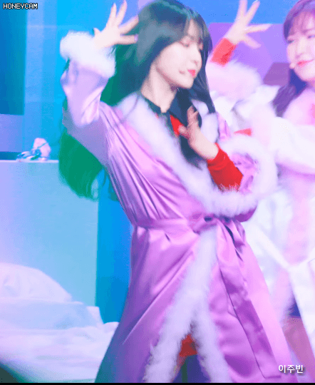 연말에도 미모 열일한 얼굴천재 아이린.GIF | 인스티즈