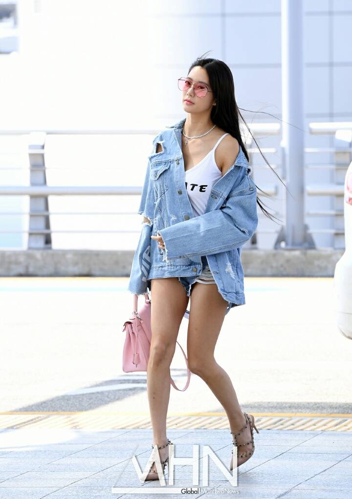 오늘자 클라라 몸매ㄷㄷㄷㄷ | 인스티즈