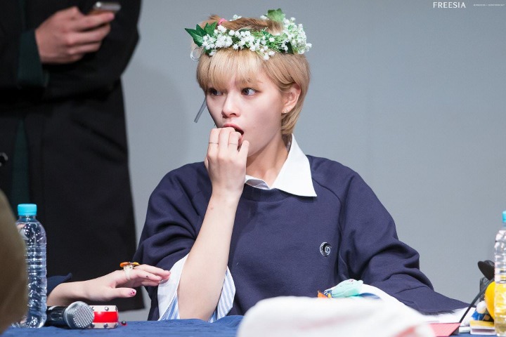 트와이스 정연의 습관. gif | 인스티즈