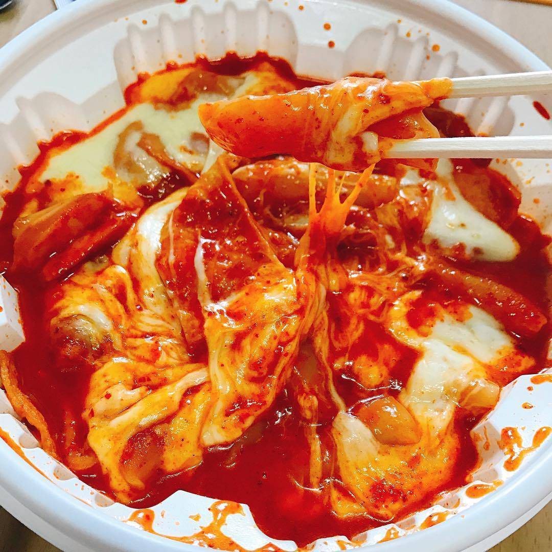 엽떡 혼자 다 먹을 수 있다 vs 없다.jpg | 인스티즈