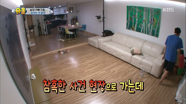 아빠의 중요 파일이 담긴 죽은 물고기를 어항에 넣어준 승재.jpg | 인스티즈