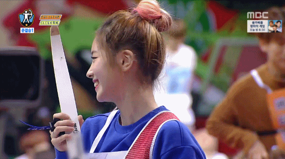 [트와이스] 아육대 카메라에다 잔망떠는 다현이 | 인스티즈