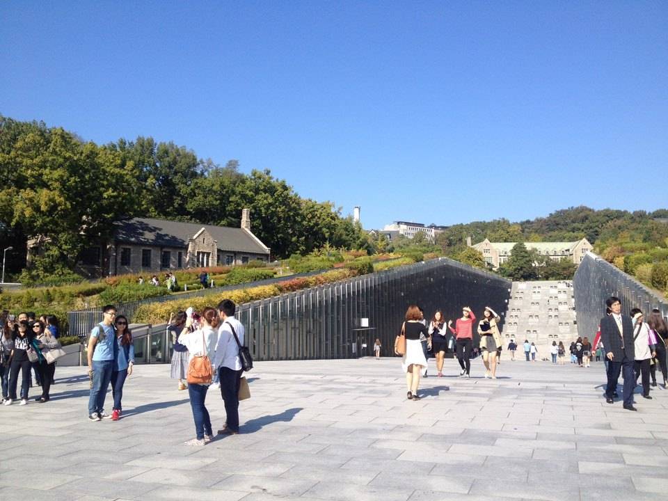 이화여대가 중국인 관광객의 필수코스인 이유. jpg | 인스티즈