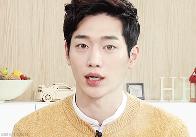 입꼬리가 유명한 남자연예인들 | 인스티즈