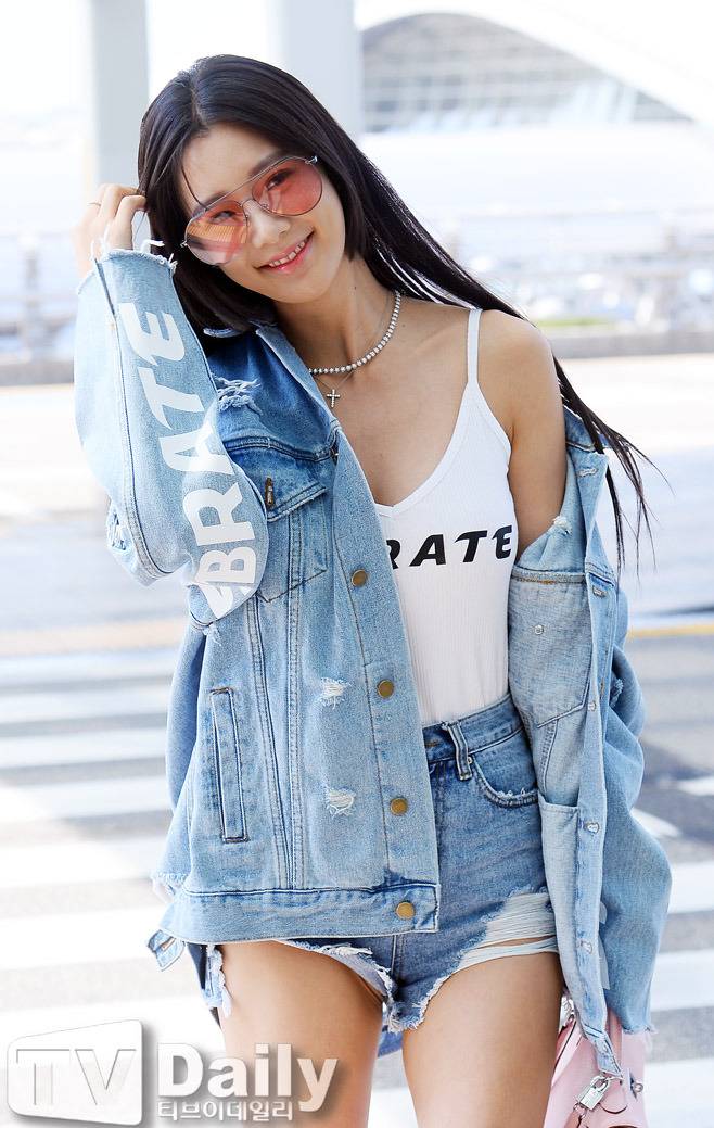 오늘자 클라라 몸매ㄷㄷㄷㄷ | 인스티즈