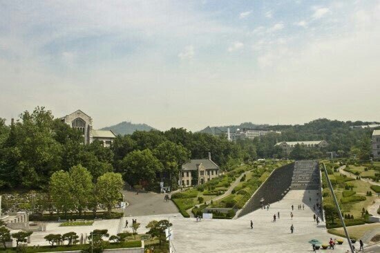 이화여대가 중국인 관광객의 필수코스인 이유. jpg | 인스티즈