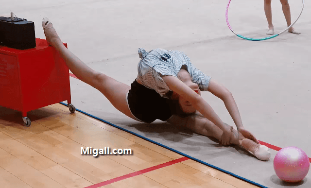 스트레칭 하는 성소 | 인스티즈