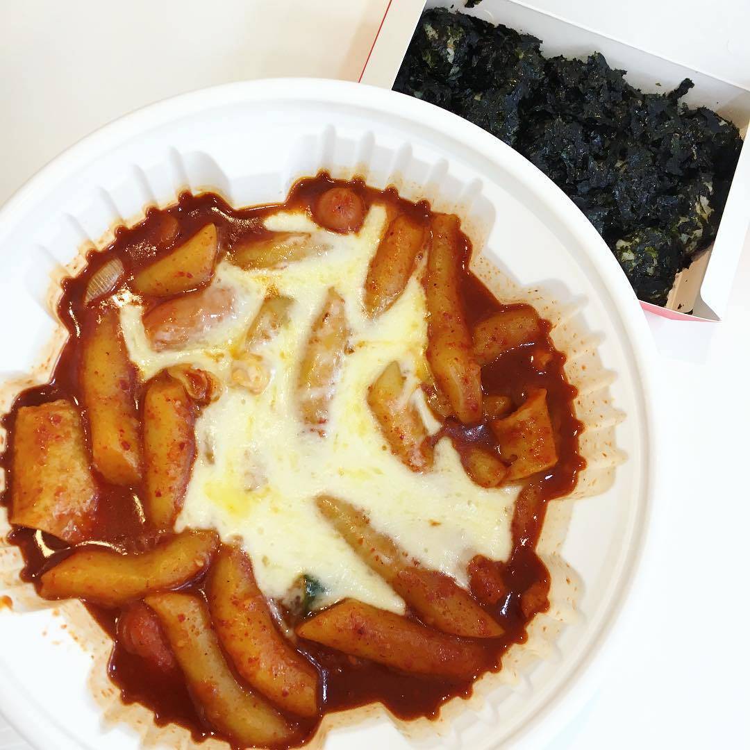 엽떡 혼자 다 먹을 수 있다 vs 없다.jpg | 인스티즈