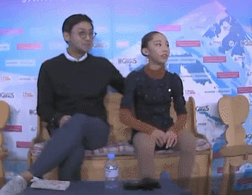 어린 여자선수 허리 만지는 남자 코치 | 인스티즈