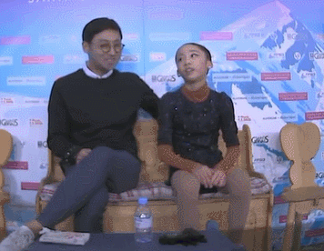 어린 여자선수 허리 만지는 남자 코치 | 인스티즈