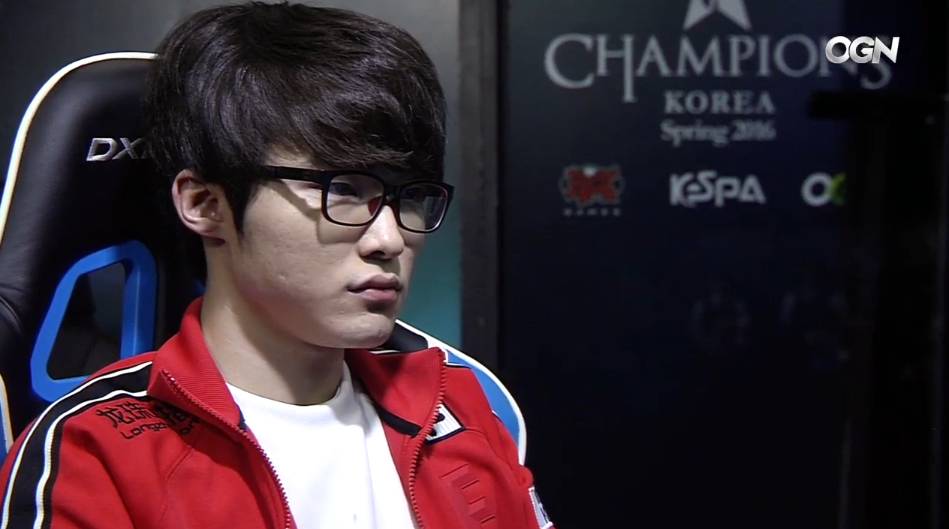 [LOL] 롤할때 귀환타면서 아이쇼핑 하면 안되는 이유 .gif | 인스티즈