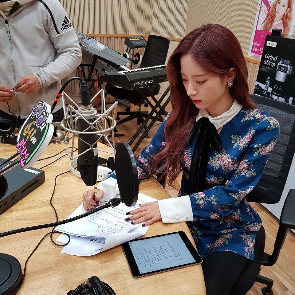 라디오로맨스에 특별출연한 우주소녀 보나.jpgif | 인스티즈