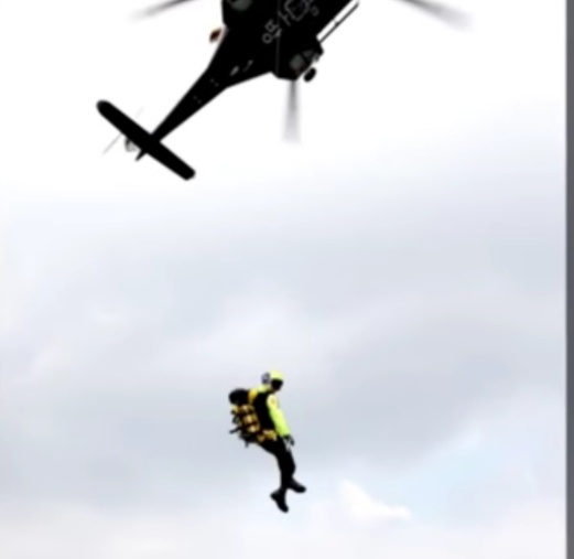 이국종 교수님에 대한 모든것을 알고 싶은사람!! 여기여기붙어라! +(이국종교수님계좌 포함) 다 드루와..!!!인간 이국종 의사이국종 웃는이국종..다있다 | 인스티즈