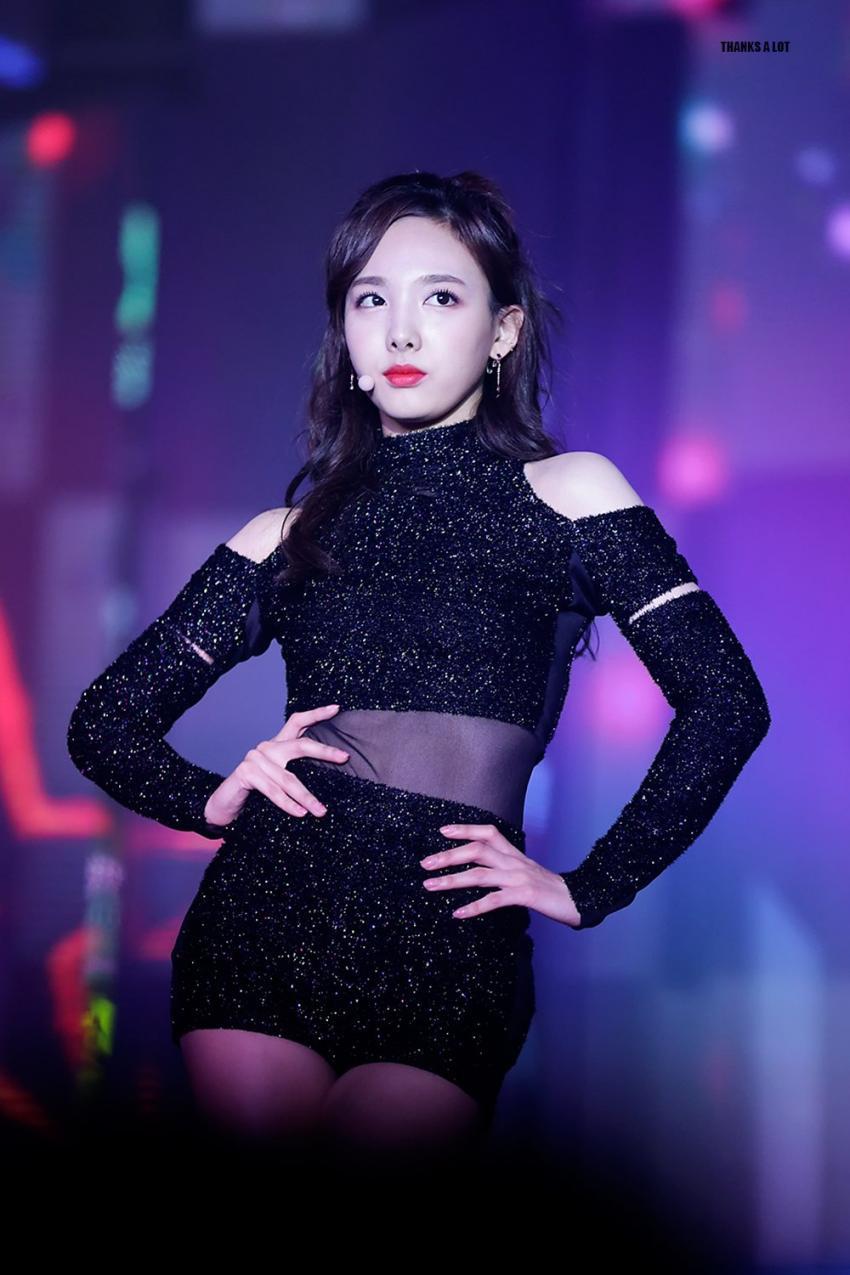 은근하지만 대놓고 섹시해버린 아이돌 | 인스티즈