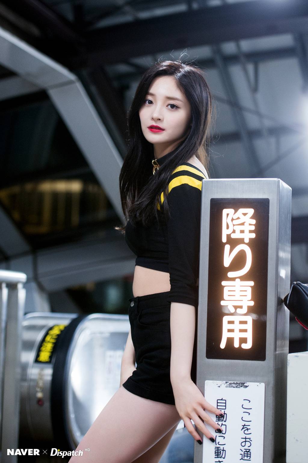 주결경 텅빈 일본 지하철역에서 혼자ㄷㄷㄷㄷ | 인스티즈