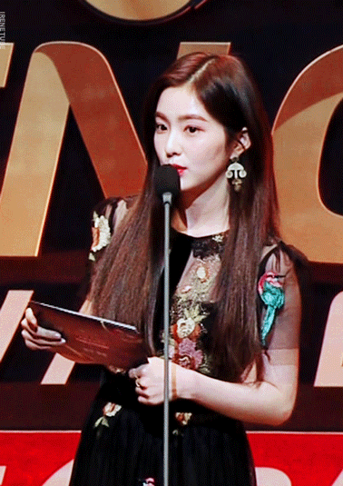 [레드벨벳] 시상식에 친구 만나 많이 반가운 아이린 | 인스티즈