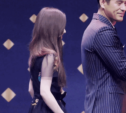 [레드벨벳] 시상식에 친구 만나 많이 반가운 아이린 | 인스티즈