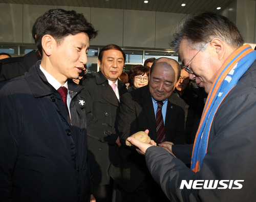 강원도 간 오늘자 문재인 .jpg | 인스티즈