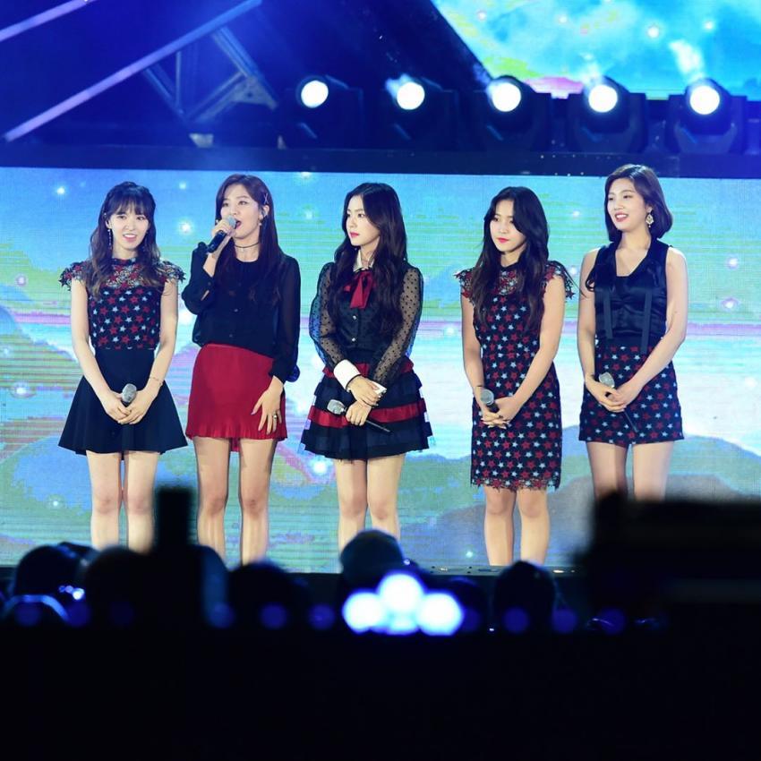 역장님 된 기념 레드벨벳 | 인스티즈