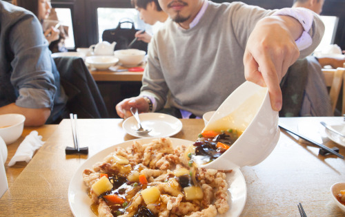 잘 밤에 우리를 괴롭히는 마성의 탕수육 짤(어그로 주의) | 인스티즈