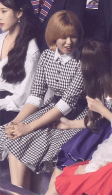 아이유 덕후 트와이스 .gif | 인스티즈