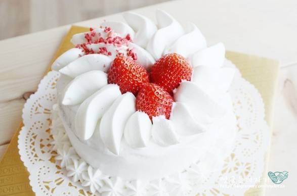 딸기 생크림 케이크.jpg | 인스티즈