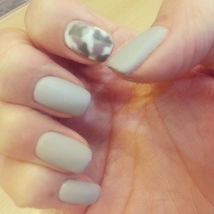 윤기나는 네일 vs 매트한 네일 여러분의 취향은?? | 인스티즈