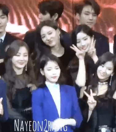 아이유 덕후 트와이스 .gif | 인스티즈