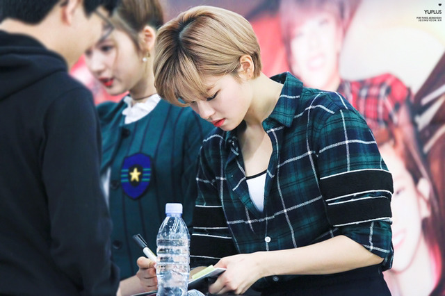 매니아층 취향저격하는 트와이스 멤버.jpg | 인스티즈