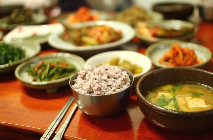 본인은 아침밥 챙겨 먹는다 vs 안 챙겨먹는다 | 인스티즈