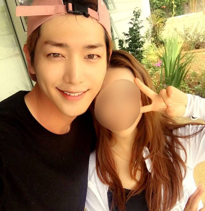 설현이 눈을 못 떼는 남자.gif | 인스티즈